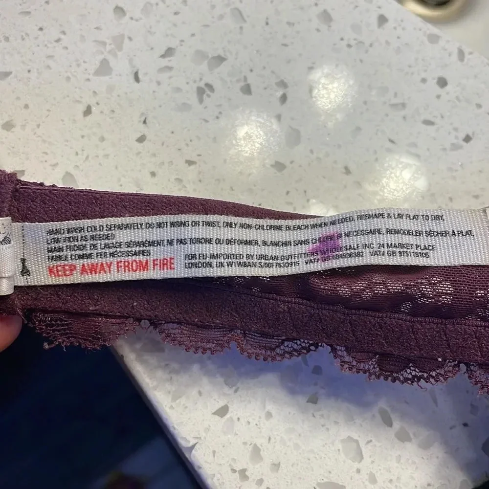 𝅺free People deep purple lace bralett